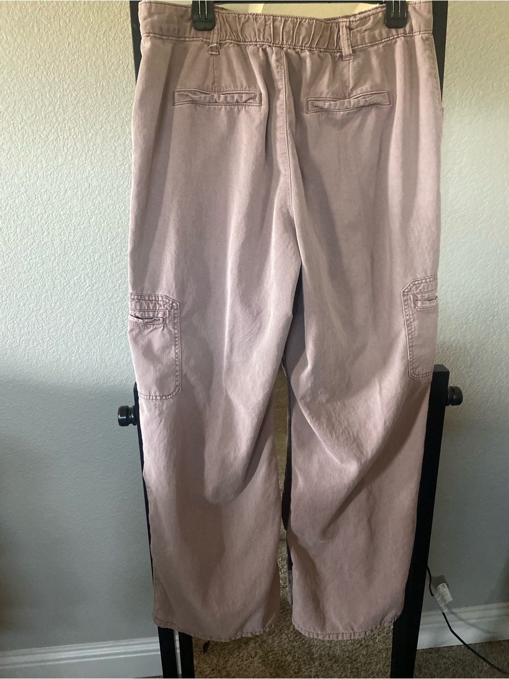 Maurices Wide-Leg Cargo Pants in Pale Mauve - Picture 7 of 10